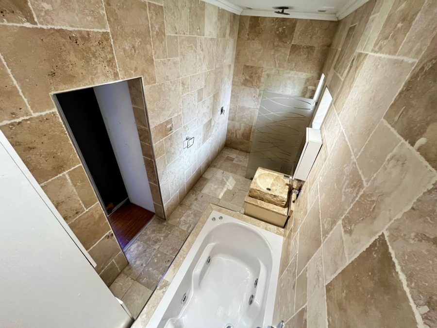 To Let commercial Property for Rent in Vincent Eastern Cape